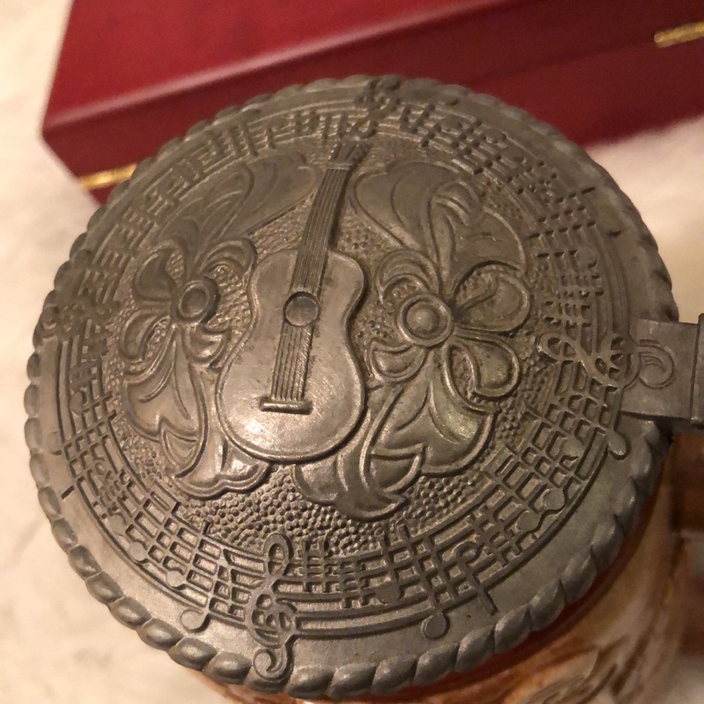 Avon 1994 Country&Western Music Stein - Picture 6 of 8